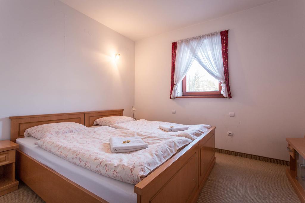 Sykowny Dworek Apartamenty 코스실리스코 외부 사진