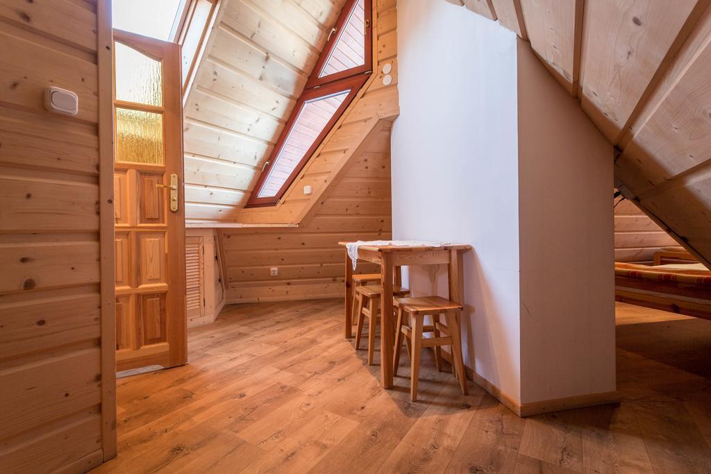 Sykowny Dworek Apartamenty 코스실리스코 객실 사진