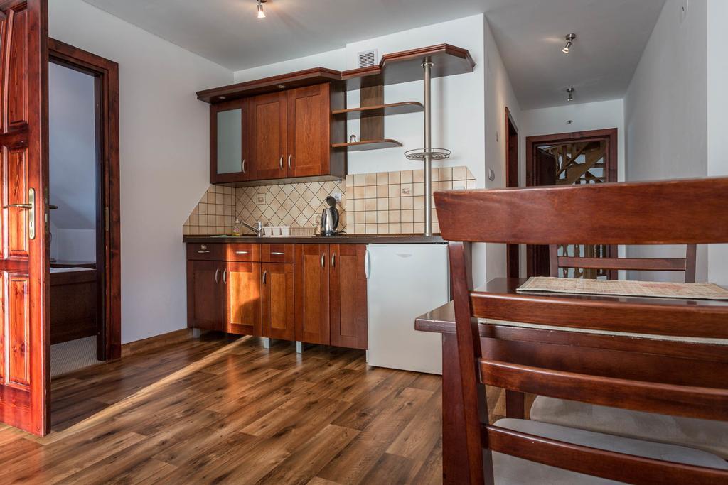 Sykowny Dworek Apartamenty 코스실리스코 외부 사진