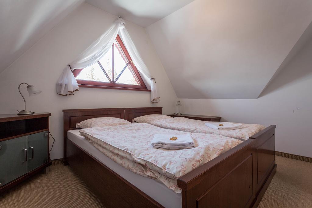 Sykowny Dworek Apartamenty 코스실리스코 외부 사진