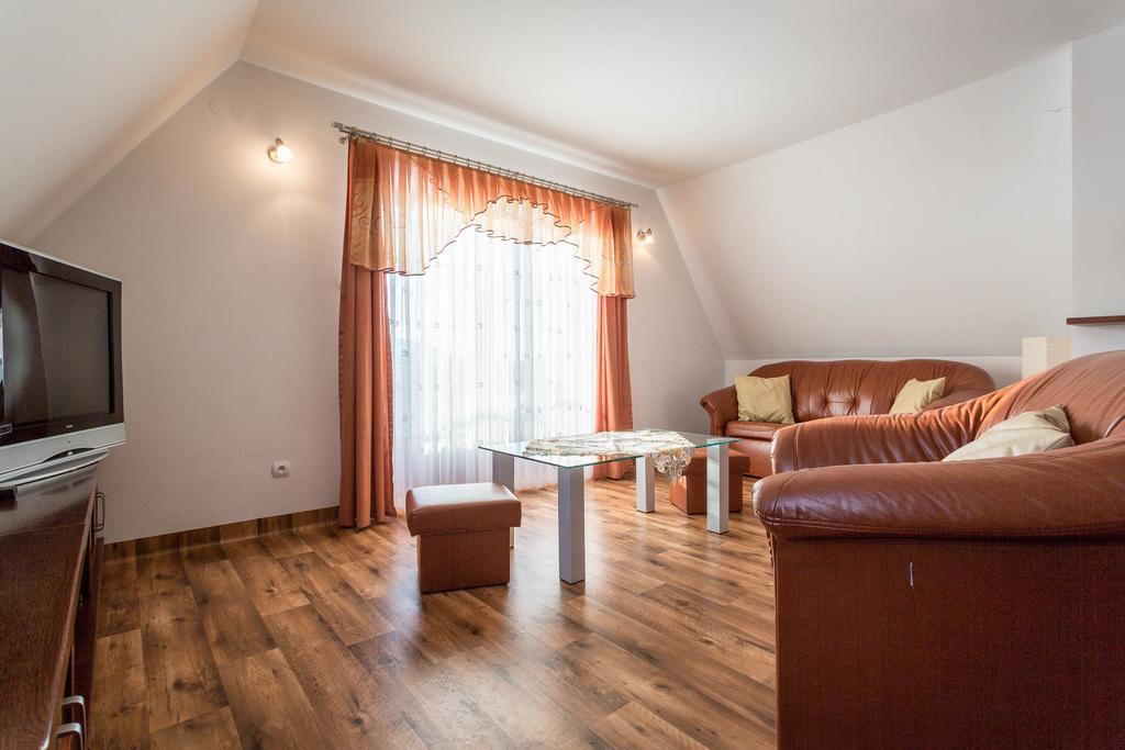 Sykowny Dworek Apartamenty 코스실리스코 외부 사진
