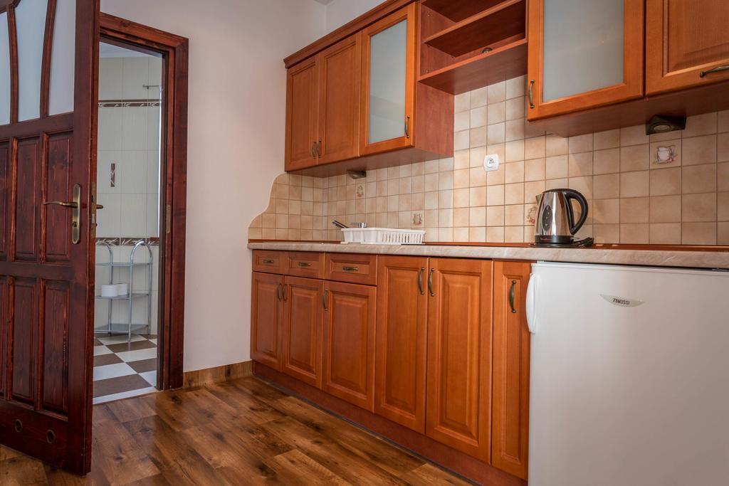 Sykowny Dworek Apartamenty 코스실리스코 객실 사진