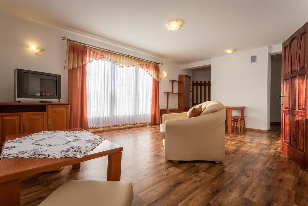 Sykowny Dworek Apartamenty 코스실리스코 객실 사진