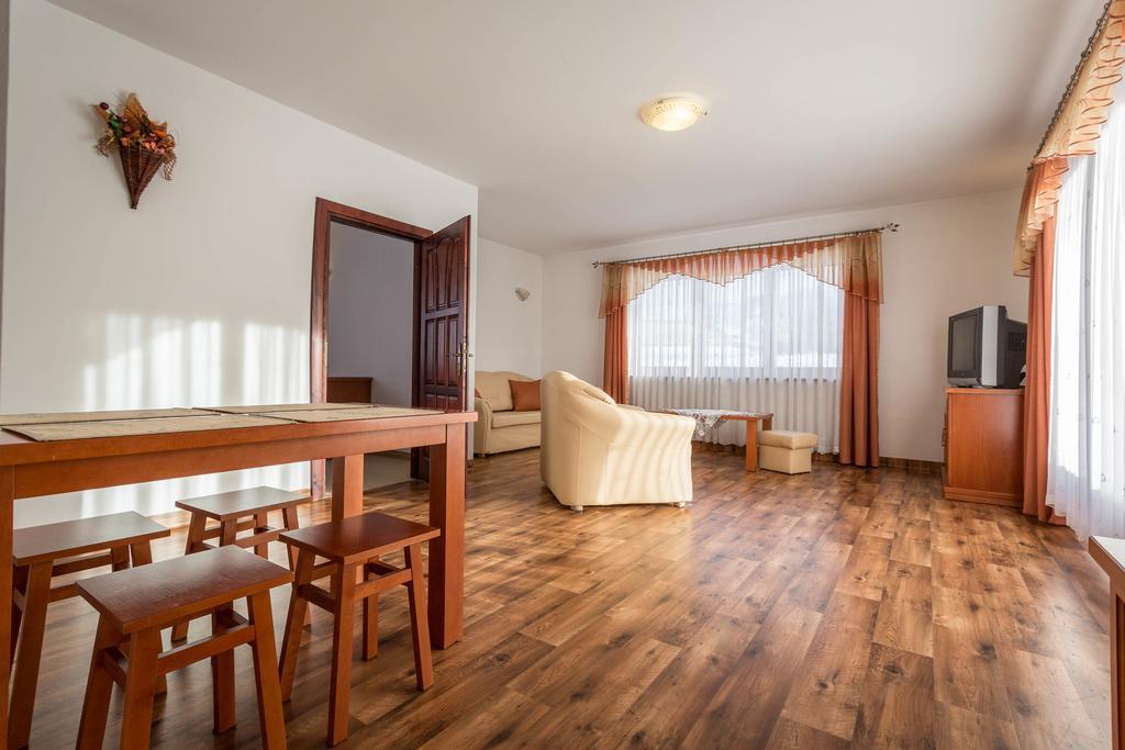 Sykowny Dworek Apartamenty 코스실리스코 객실 사진