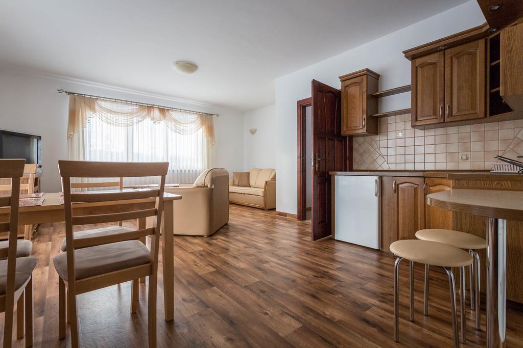 Sykowny Dworek Apartamenty 코스실리스코 외부 사진
