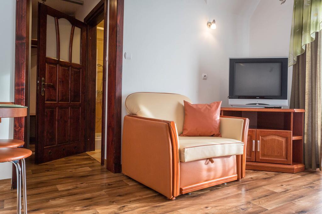 Sykowny Dworek Apartamenty 코스실리스코 객실 사진