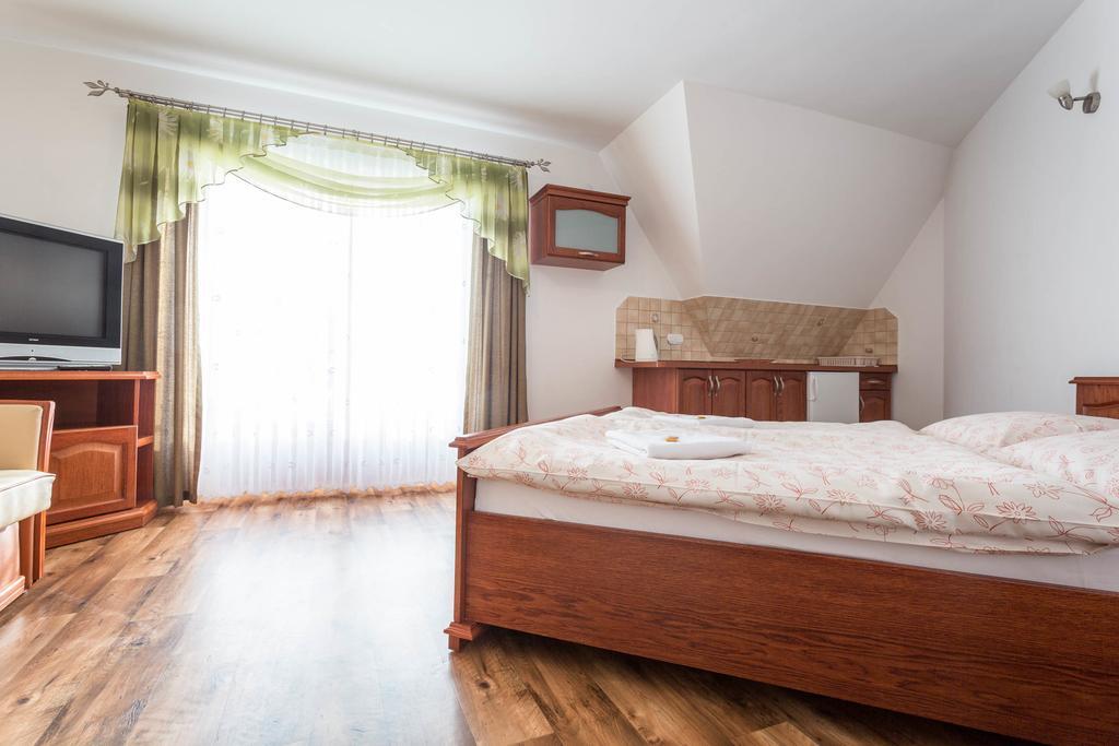 Sykowny Dworek Apartamenty 코스실리스코 객실 사진