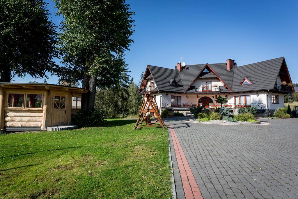 Sykowny Dworek Apartamenty 코스실리스코 외부 사진